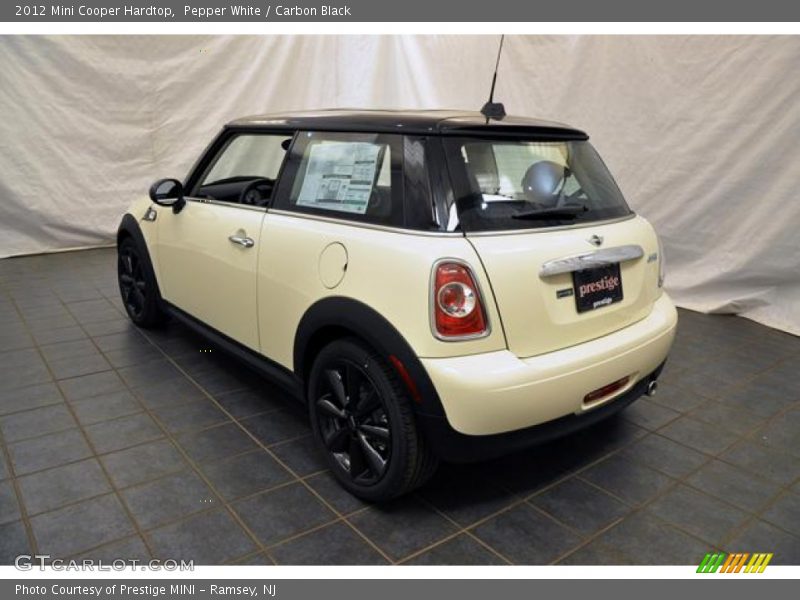 Pepper White / Carbon Black 2012 Mini Cooper Hardtop