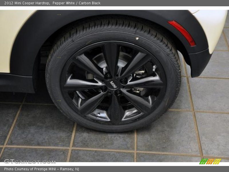 Pepper White / Carbon Black 2012 Mini Cooper Hardtop