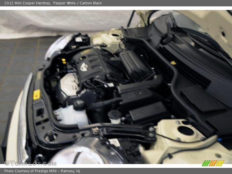 Pepper White / Carbon Black 2012 Mini Cooper Hardtop
