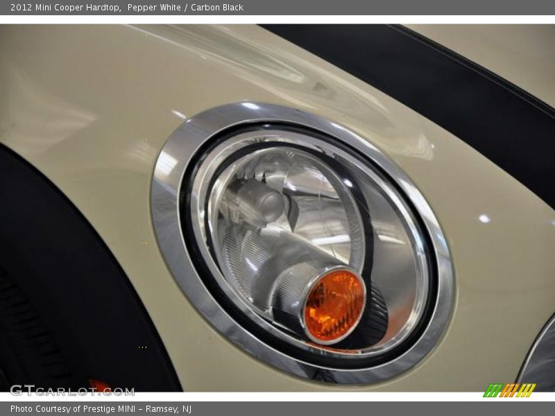 Pepper White / Carbon Black 2012 Mini Cooper Hardtop