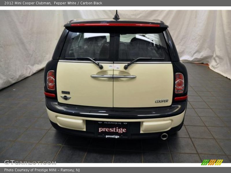 Pepper White / Carbon Black 2012 Mini Cooper Clubman