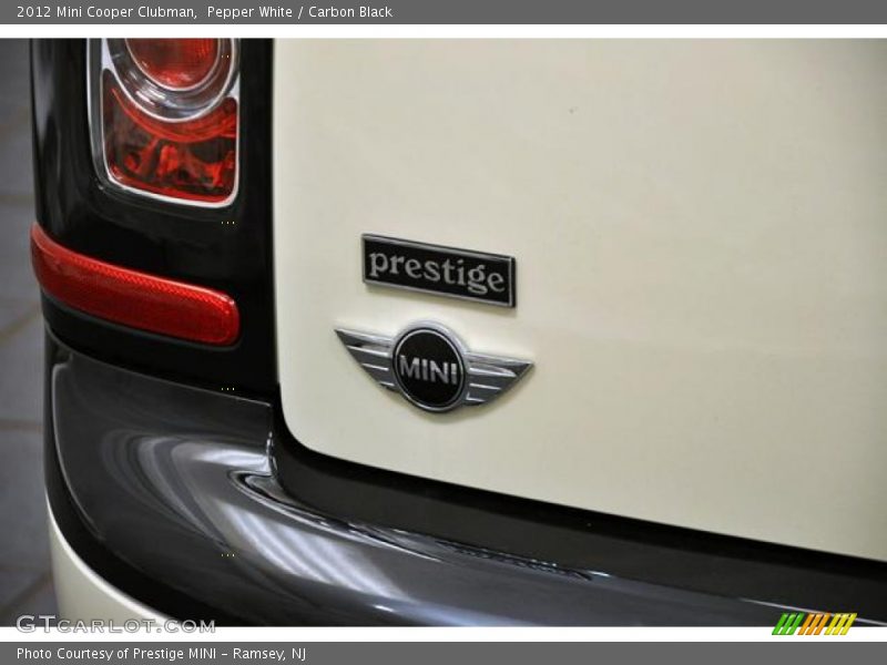 Pepper White / Carbon Black 2012 Mini Cooper Clubman