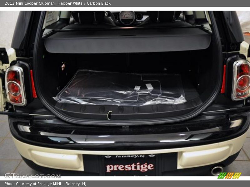 Pepper White / Carbon Black 2012 Mini Cooper Clubman
