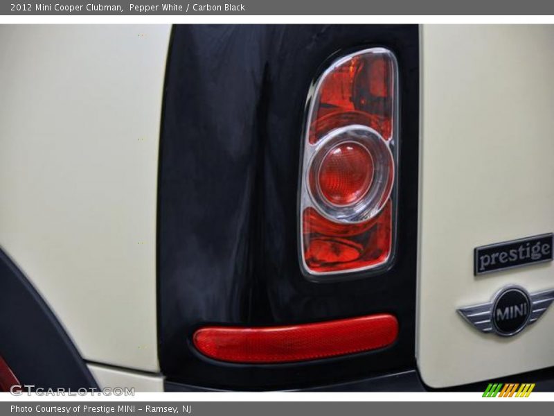 Pepper White / Carbon Black 2012 Mini Cooper Clubman