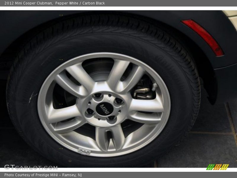 Pepper White / Carbon Black 2012 Mini Cooper Clubman