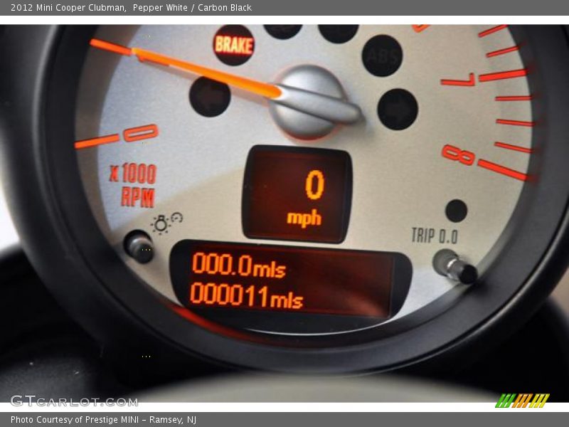 Pepper White / Carbon Black 2012 Mini Cooper Clubman