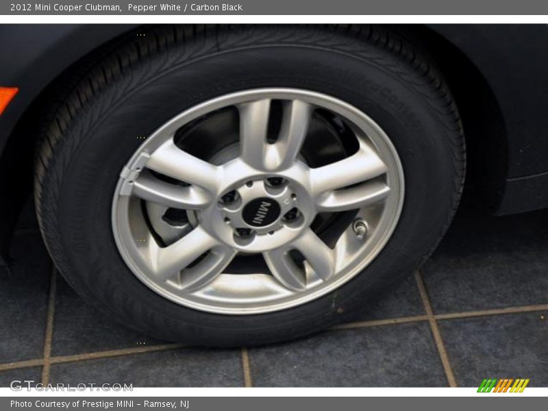 Pepper White / Carbon Black 2012 Mini Cooper Clubman
