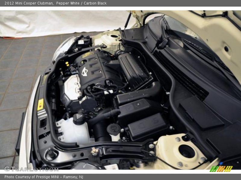 Pepper White / Carbon Black 2012 Mini Cooper Clubman