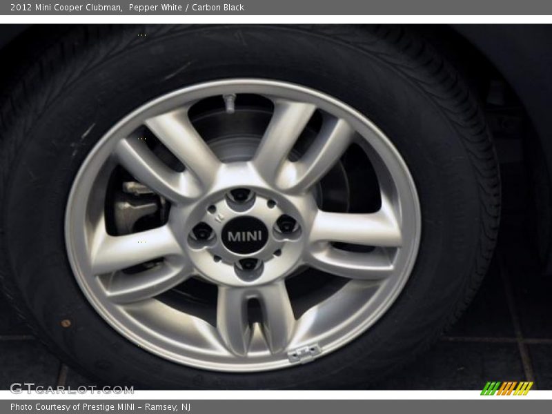 Pepper White / Carbon Black 2012 Mini Cooper Clubman