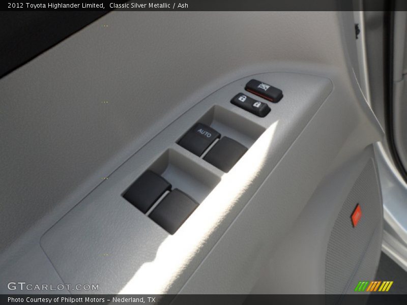 Classic Silver Metallic / Ash 2012 Toyota Highlander Limited