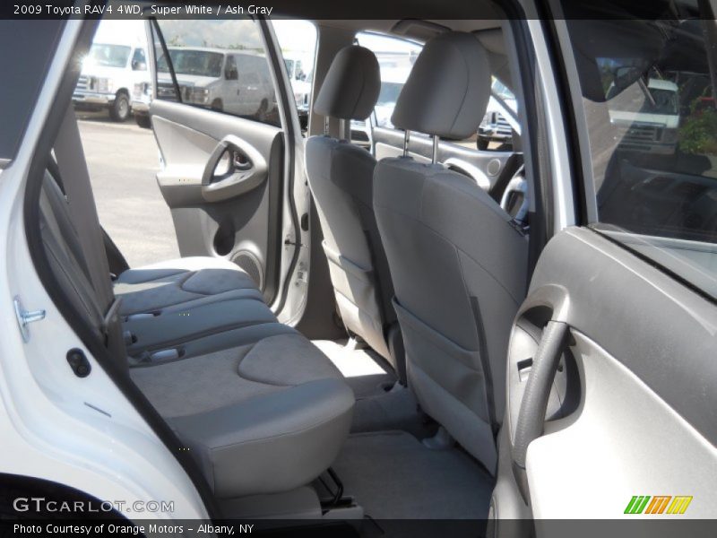 Super White / Ash Gray 2009 Toyota RAV4 4WD
