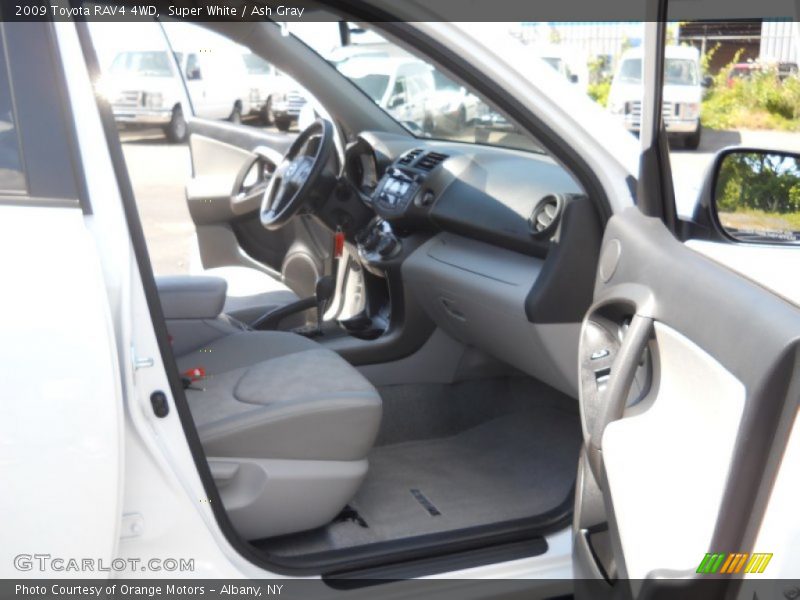 Super White / Ash Gray 2009 Toyota RAV4 4WD