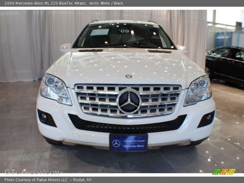 Arctic White / Black 2009 Mercedes-Benz ML 320 BlueTec 4Matic