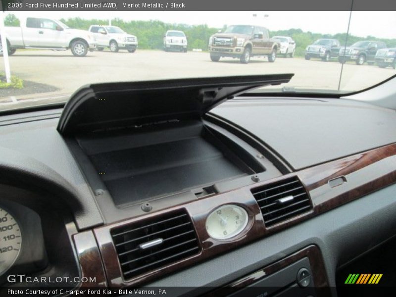 Merlot Metallic / Black 2005 Ford Five Hundred Limited AWD