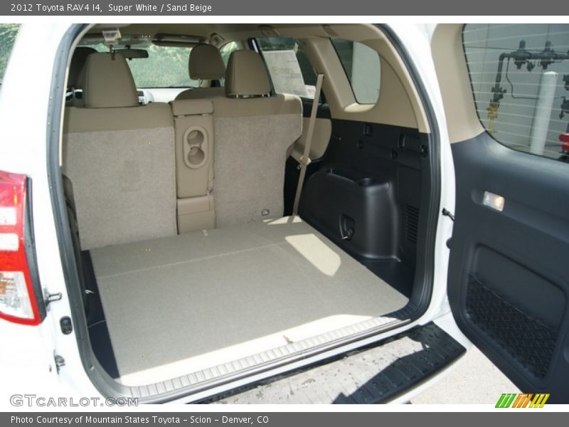 Super White / Sand Beige 2012 Toyota RAV4 I4