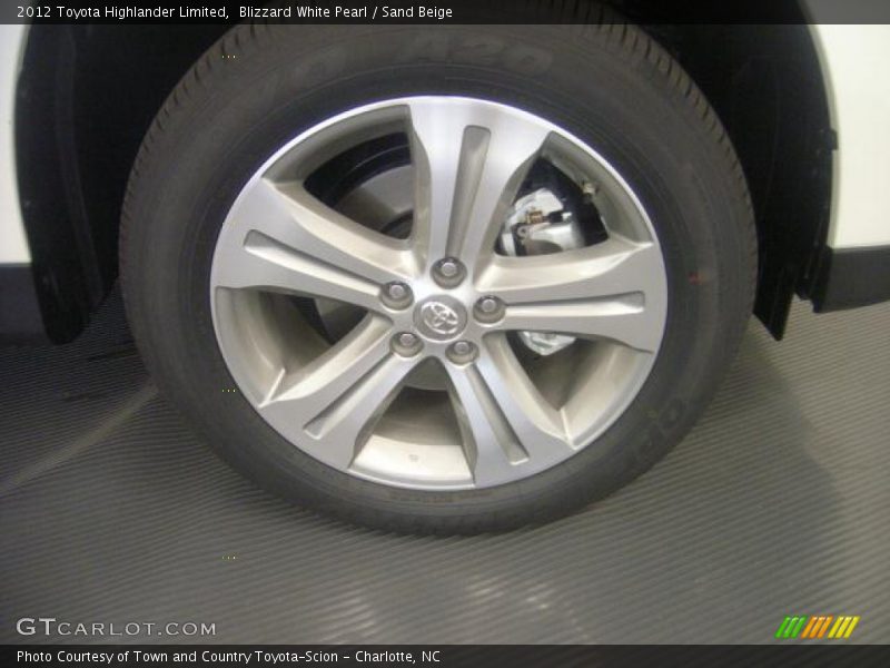 Blizzard White Pearl / Sand Beige 2012 Toyota Highlander Limited