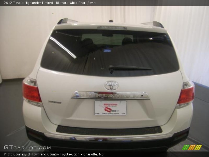 Blizzard White Pearl / Ash 2012 Toyota Highlander Limited