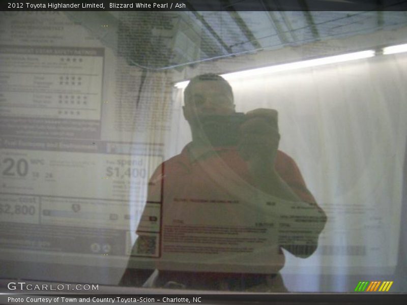 Blizzard White Pearl / Ash 2012 Toyota Highlander Limited