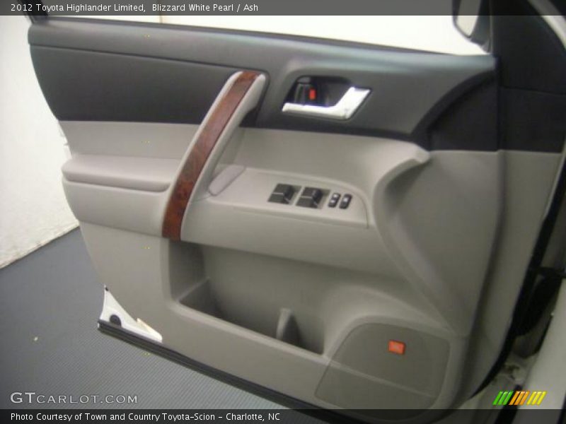 Blizzard White Pearl / Ash 2012 Toyota Highlander Limited
