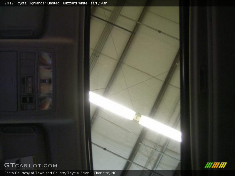 Blizzard White Pearl / Ash 2012 Toyota Highlander Limited