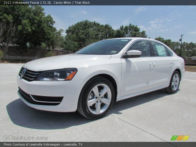 Candy White / Titan Black 2012 Volkswagen Passat 2.5L SE