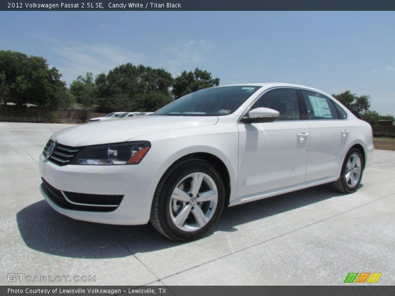 Candy White / Titan Black 2012 Volkswagen Passat 2.5L SE