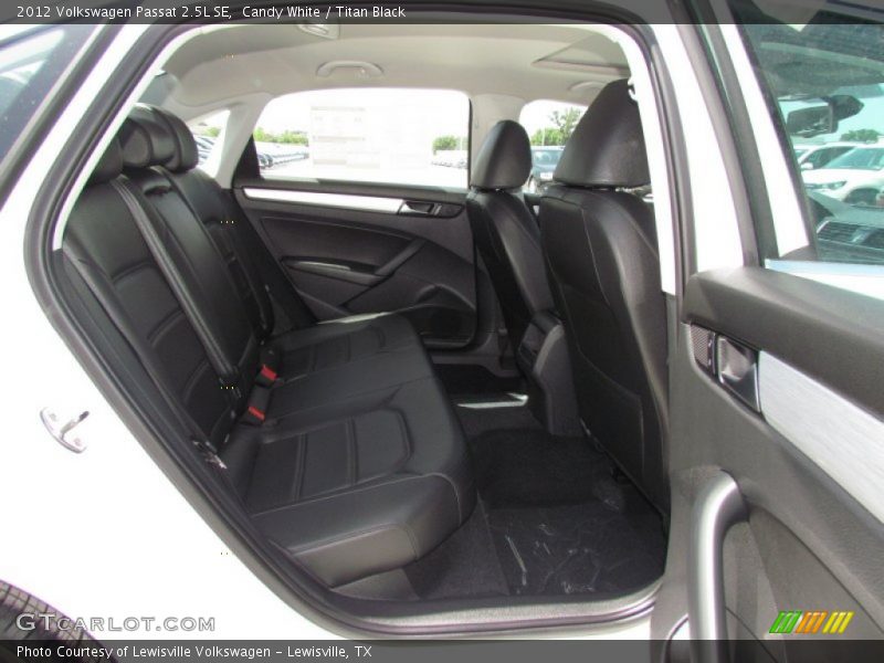 Candy White / Titan Black 2012 Volkswagen Passat 2.5L SE