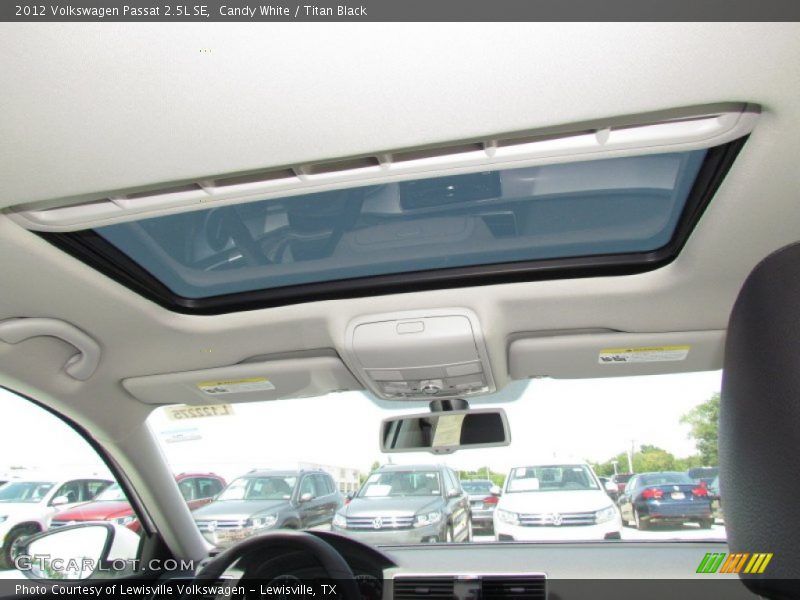 Candy White / Titan Black 2012 Volkswagen Passat 2.5L SE
