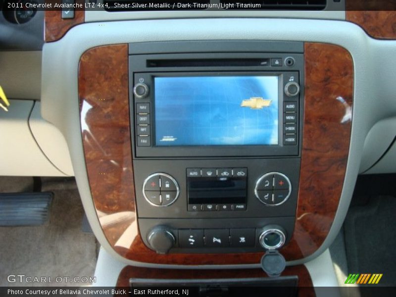 Sheer Silver Metallic / Dark Titanium/Light Titanium 2011 Chevrolet Avalanche LTZ 4x4