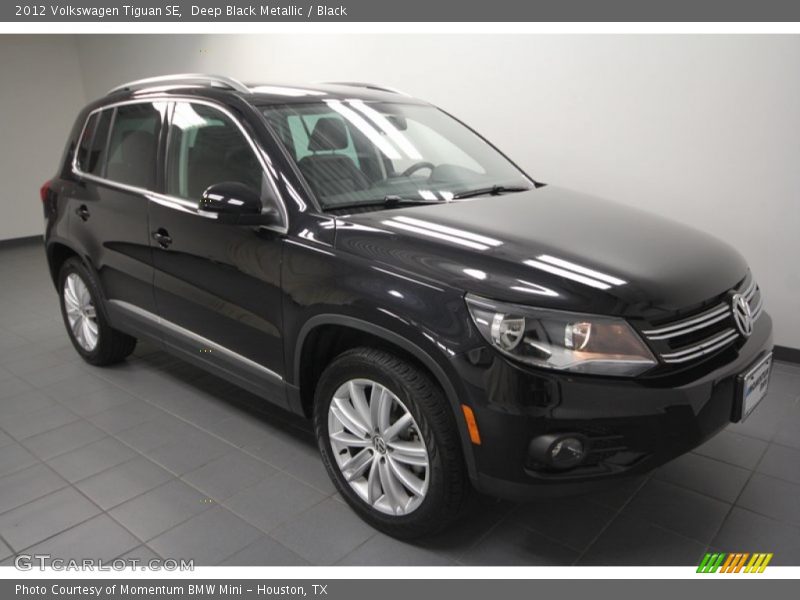 Deep Black Metallic / Black 2012 Volkswagen Tiguan SE