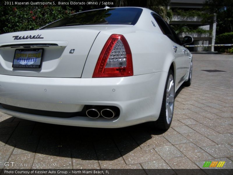 Bianco Eldorado (White) / Sabbia 2011 Maserati Quattroporte S