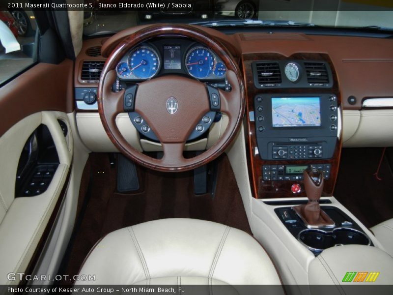 Dashboard of 2011 Quattroporte S