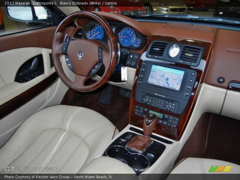 Dashboard of 2011 Quattroporte S