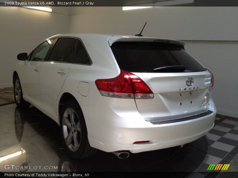 Blizzard Pearl / Gray 2009 Toyota Venza V6 AWD