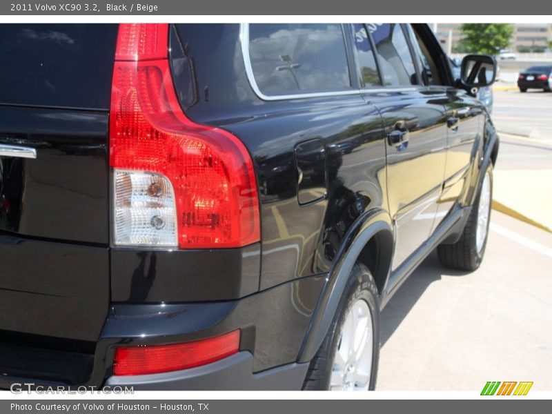 Black / Beige 2011 Volvo XC90 3.2
