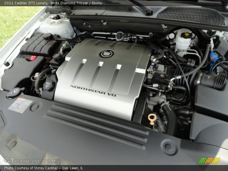 White Diamond Tricoat / Ebony 2011 Cadillac DTS Luxury