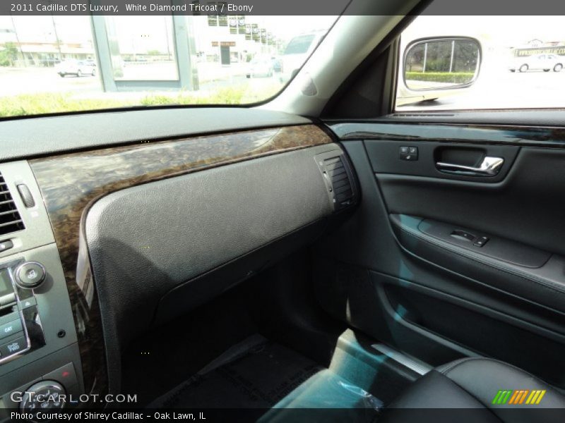 White Diamond Tricoat / Ebony 2011 Cadillac DTS Luxury