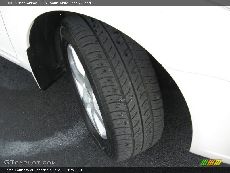 Satin White Pearl / Blond 2006 Nissan Altima 2.5 S