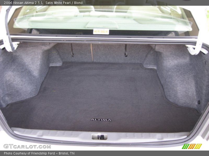 Satin White Pearl / Blond 2006 Nissan Altima 2.5 S