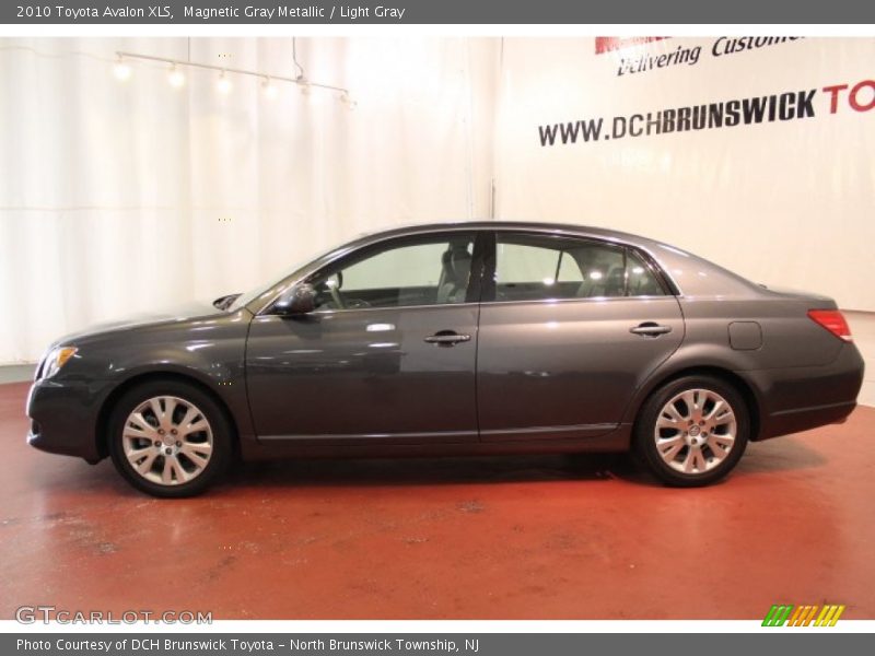 Magnetic Gray Metallic / Light Gray 2010 Toyota Avalon XLS