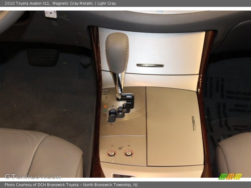 Magnetic Gray Metallic / Light Gray 2010 Toyota Avalon XLS