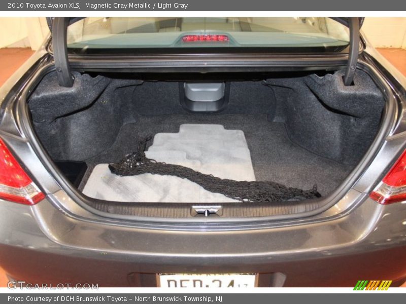 Magnetic Gray Metallic / Light Gray 2010 Toyota Avalon XLS