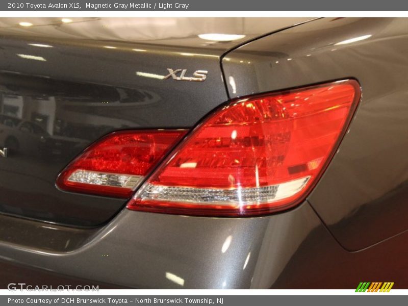 Magnetic Gray Metallic / Light Gray 2010 Toyota Avalon XLS