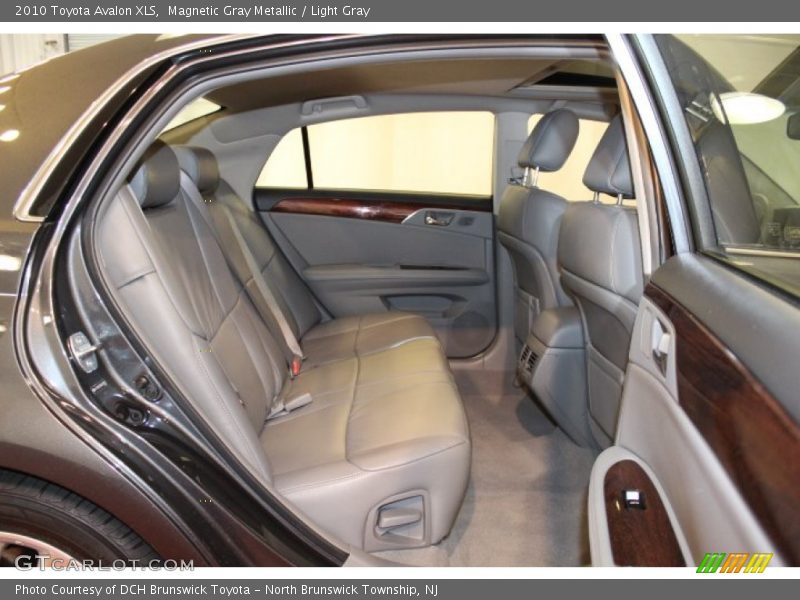 Magnetic Gray Metallic / Light Gray 2010 Toyota Avalon XLS