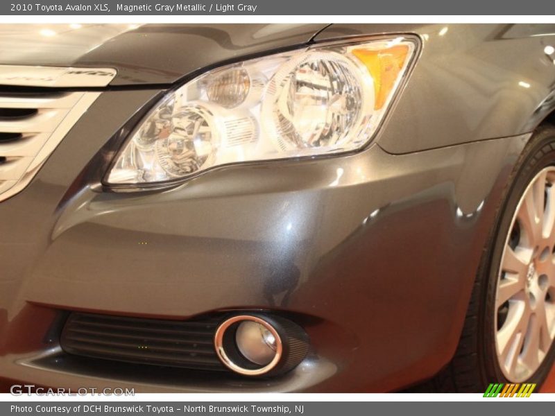 Magnetic Gray Metallic / Light Gray 2010 Toyota Avalon XLS