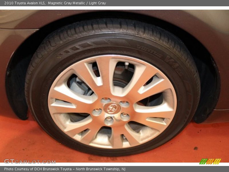 Magnetic Gray Metallic / Light Gray 2010 Toyota Avalon XLS