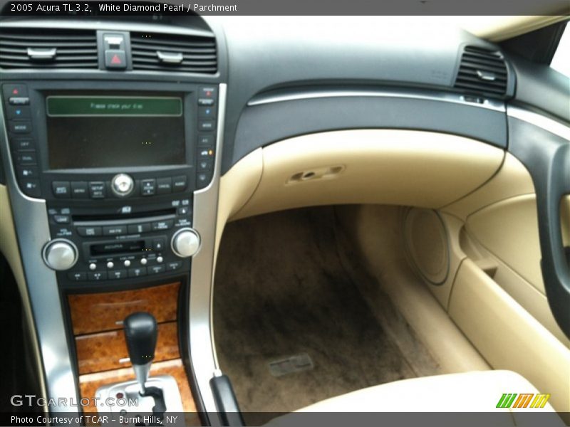 White Diamond Pearl / Parchment 2005 Acura TL 3.2
