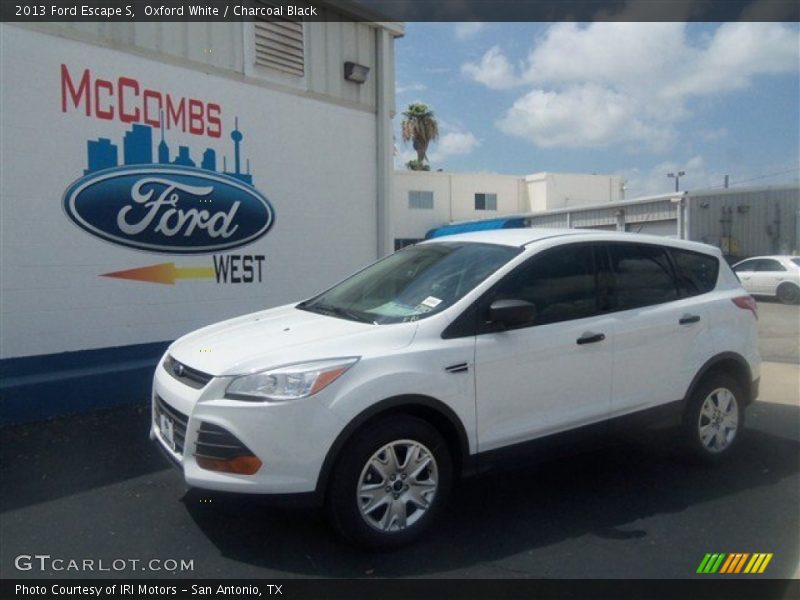 Oxford White / Charcoal Black 2013 Ford Escape S