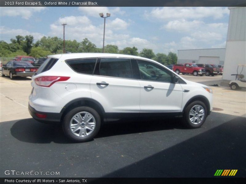 Oxford White / Charcoal Black 2013 Ford Escape S