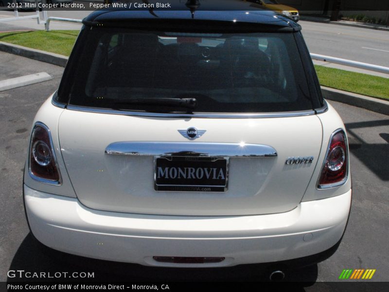 Pepper White / Carbon Black 2012 Mini Cooper Hardtop